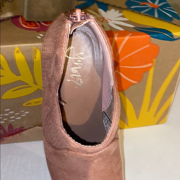 Girls Ankle Bootie - Picture 4 of 4